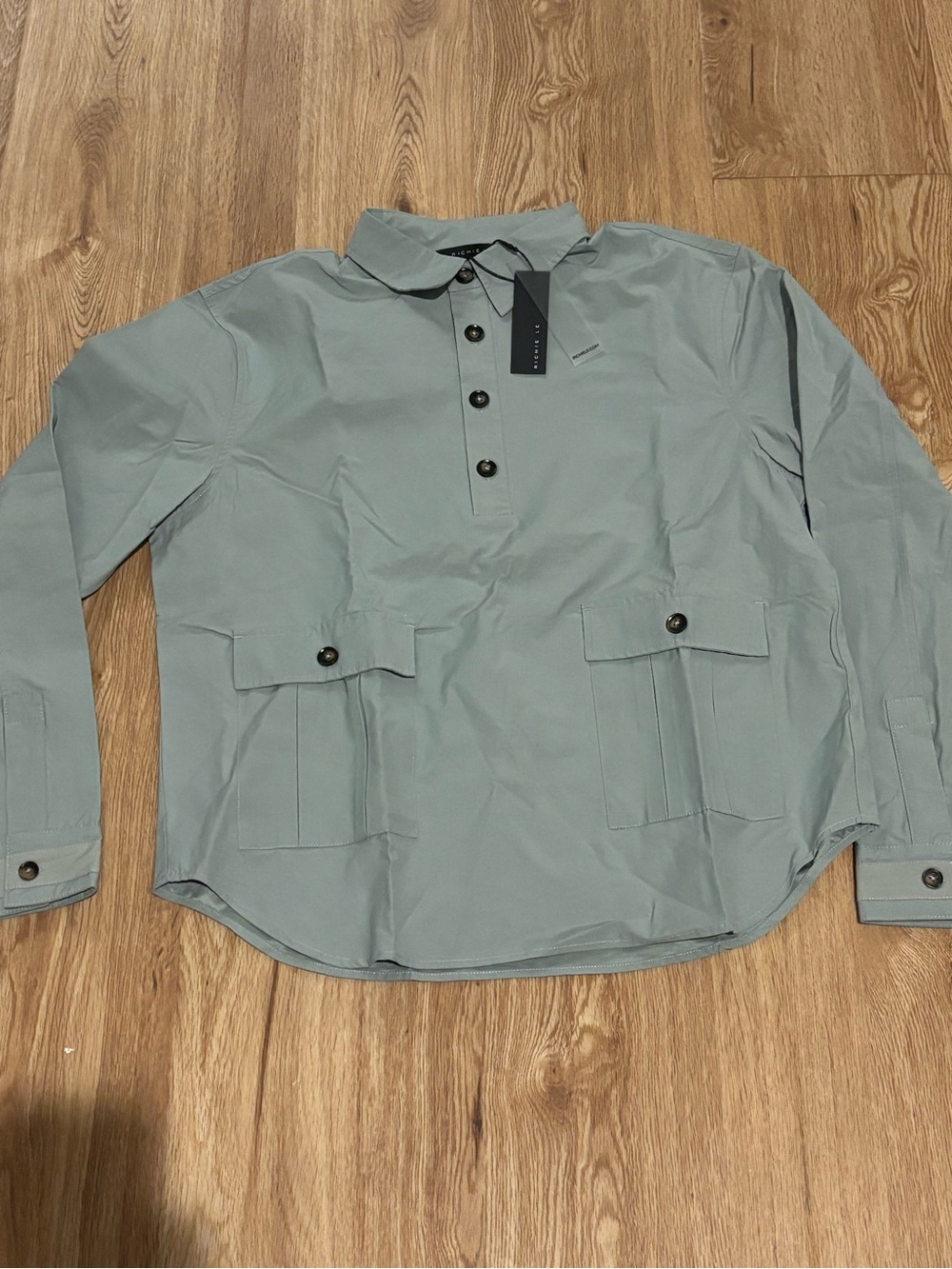 NWT Richie Le’s Men’s Anorak Cargo Utility shirt in Stone Green Size Small